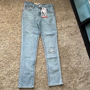 NWT Girl’s size 12 Levi’s girlfriend stretch